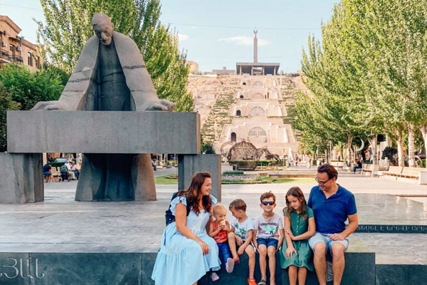 family-in-armenia-1